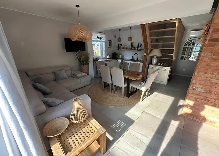 別荘 Pogodnawilla ミエルノ