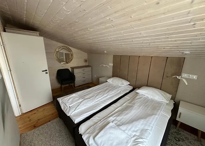 別荘 Pogodnawilla ミエルノ